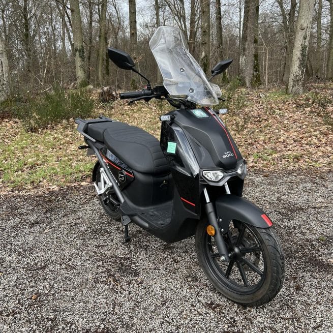 Super Soco CPX 140 km noir occasion 3329 km trois quart face droit