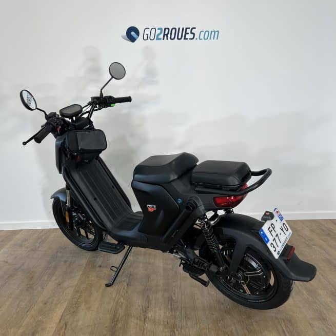 Niu UQi GT Noir 60 km occasion 339 km trois quart arrière gauche