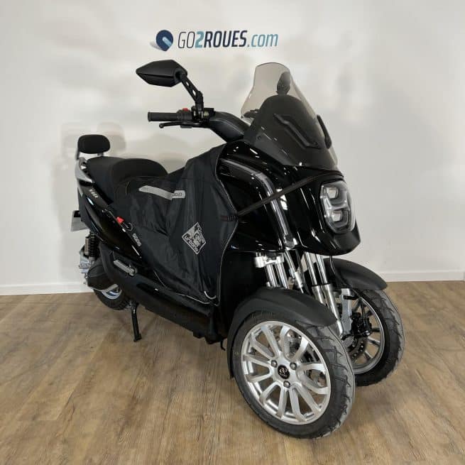 Rider 3RS+ Noir Brillant Occasion 138 km trois quart face droit