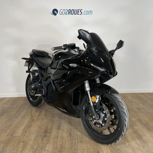 Rider SR8 Noir occasion 651 km trois quart face droit