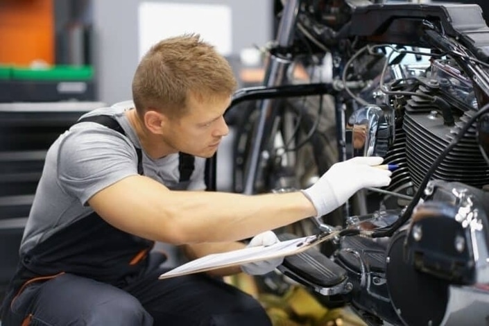 Un contrôle technique des deux-roues à cinquante euros, est-ce