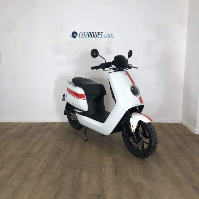 NIU NQi GTS Pro Blanc/rouge - occasion 5 667 km