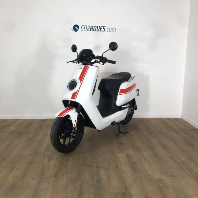 NIU NQi GTS Pro Blanc/rouge - occasion 5 667 km – Image 3