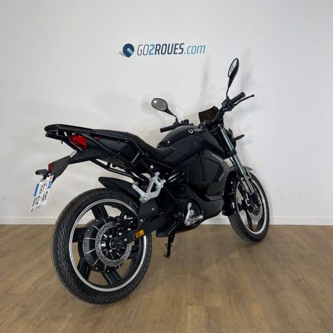URBET GADIRO NOIRE OCCASION 138 KM ARRIERE DROIT