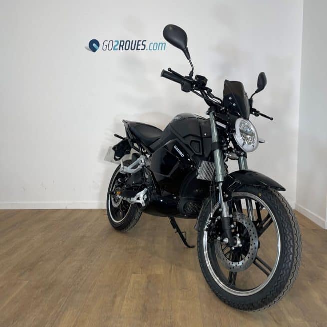 URBET GADIRO NOIRE OCCASION 138 KM AVANT DROIT