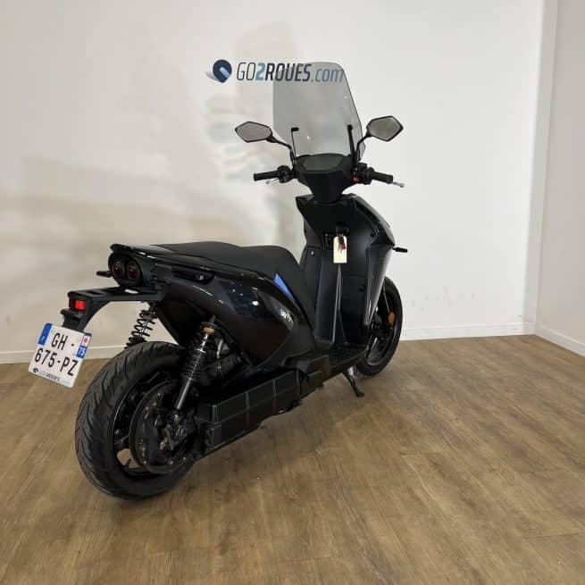 Ray 7.7 Noir Carbone - Chargeur Rapide - occasion 7 342 km – Image 7