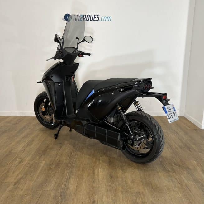 Ray 7.7 Noir Carbone - Chargeur Rapide - occasion 7 342 km – Image 5