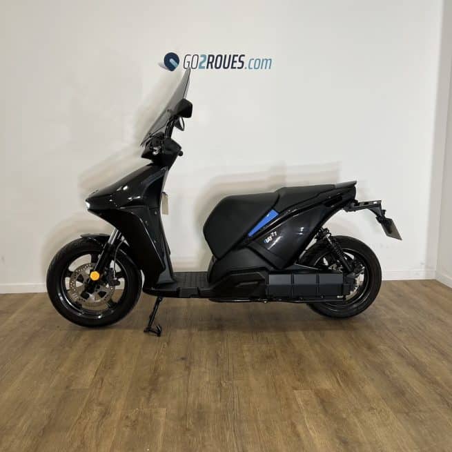 Ray 7.7 Noir Carbone - Chargeur Rapide - occasion 7 342 km – Image 4
