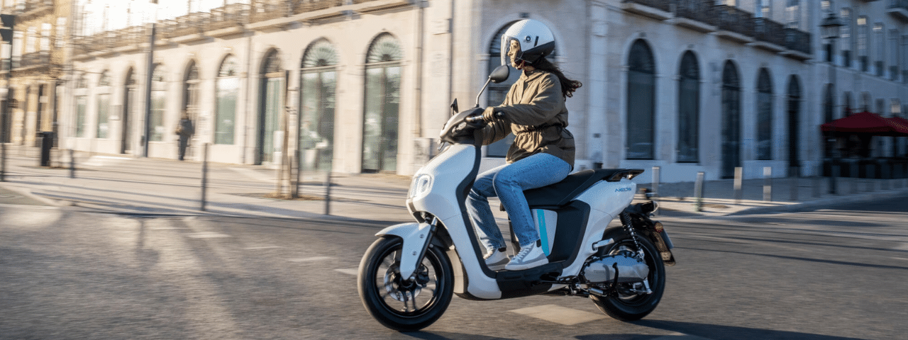 yamaha neo's core femme dans paris