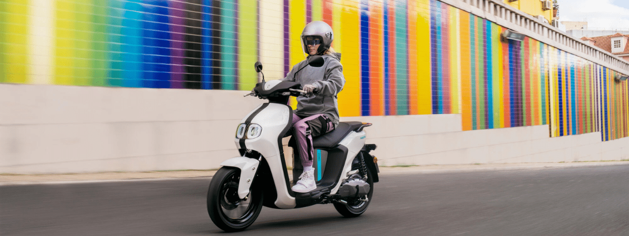 yamaha neo's core femme fond couleur