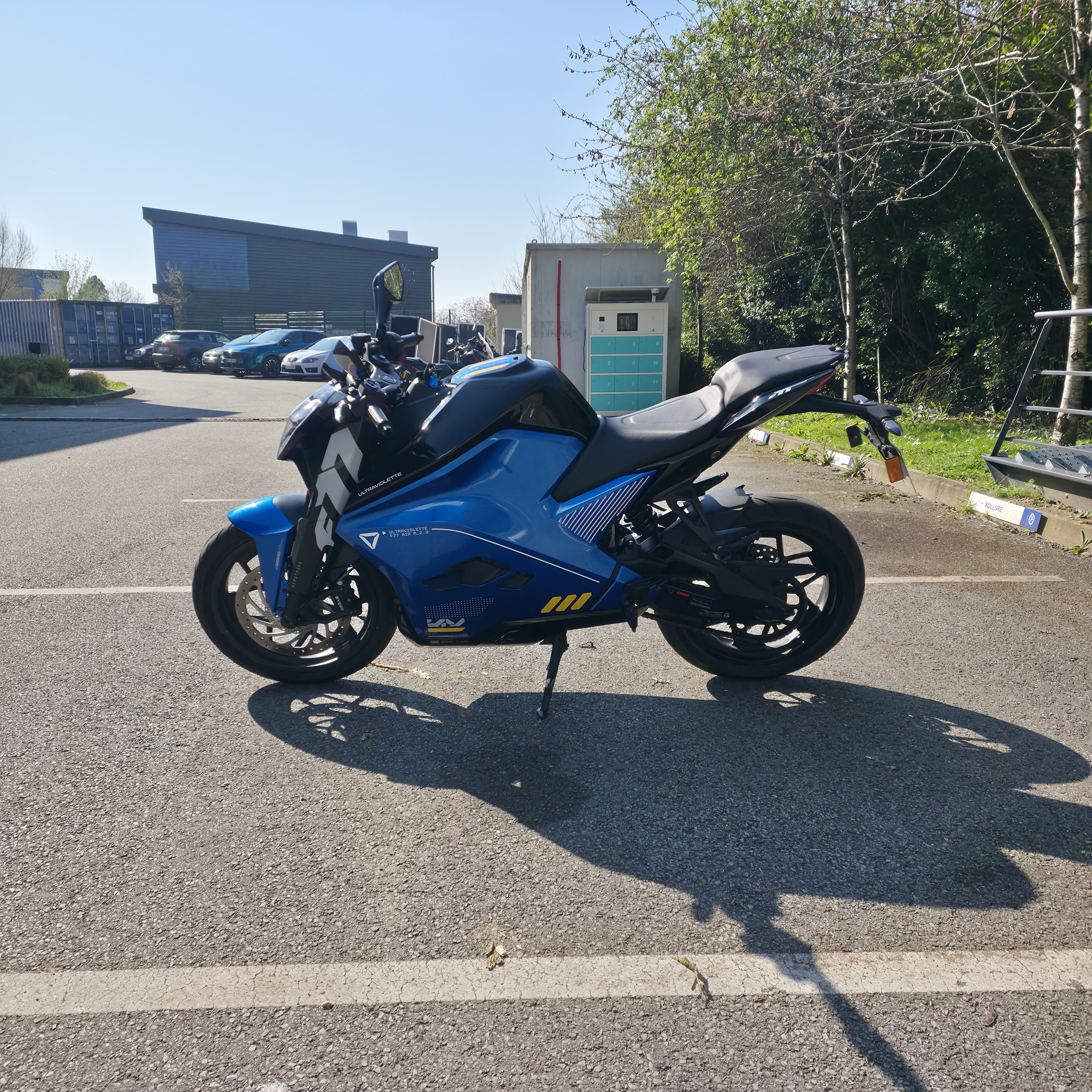 Ultraviolette F77 Bleu - occasion 5000 km – Image 4